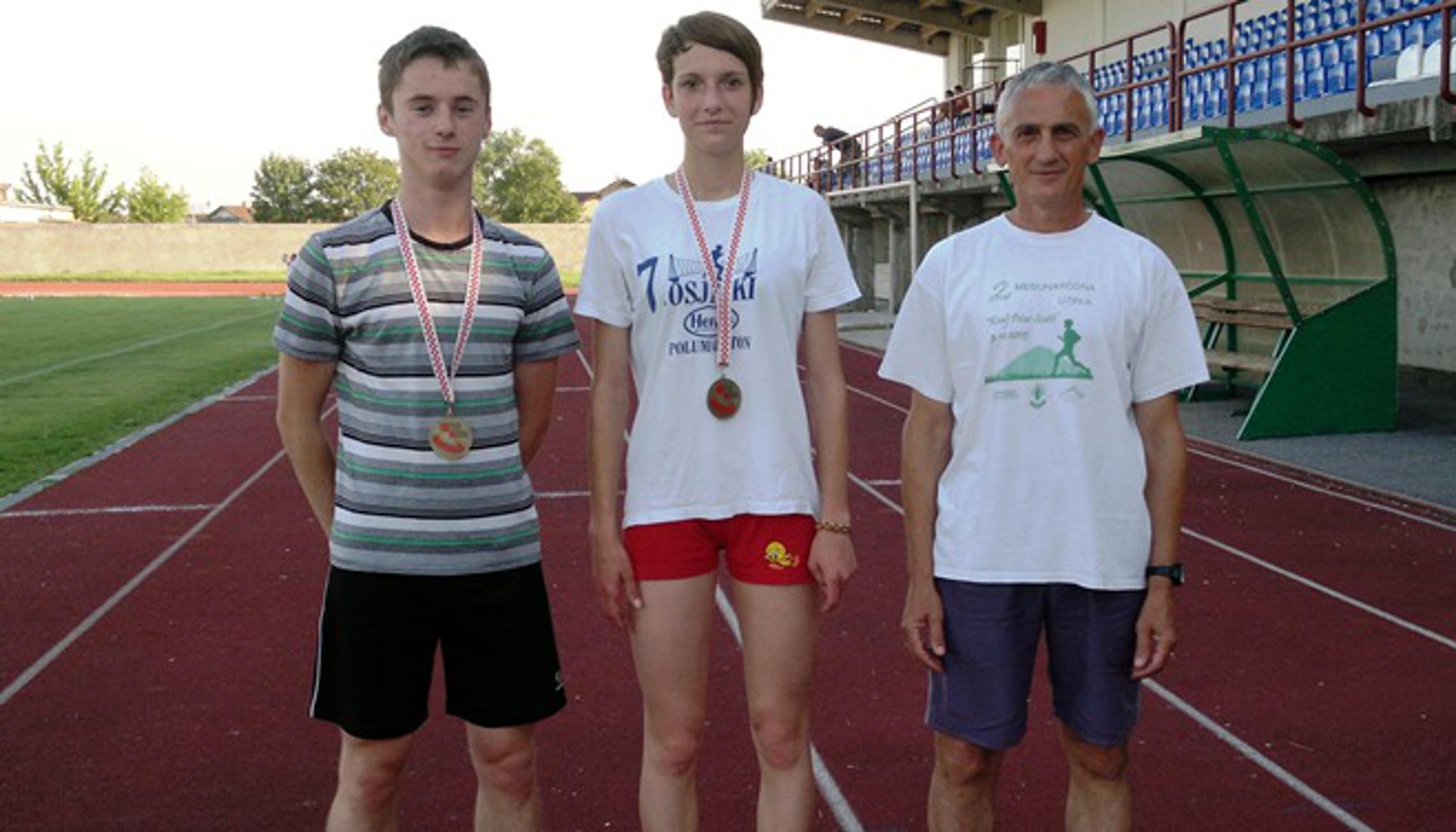 Kristijan i Hilda s trenerom Šeremetom