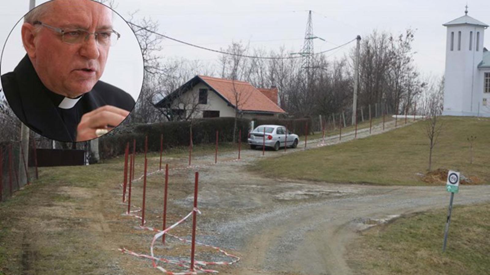 U krugu: biskup Antun Škvorčević
