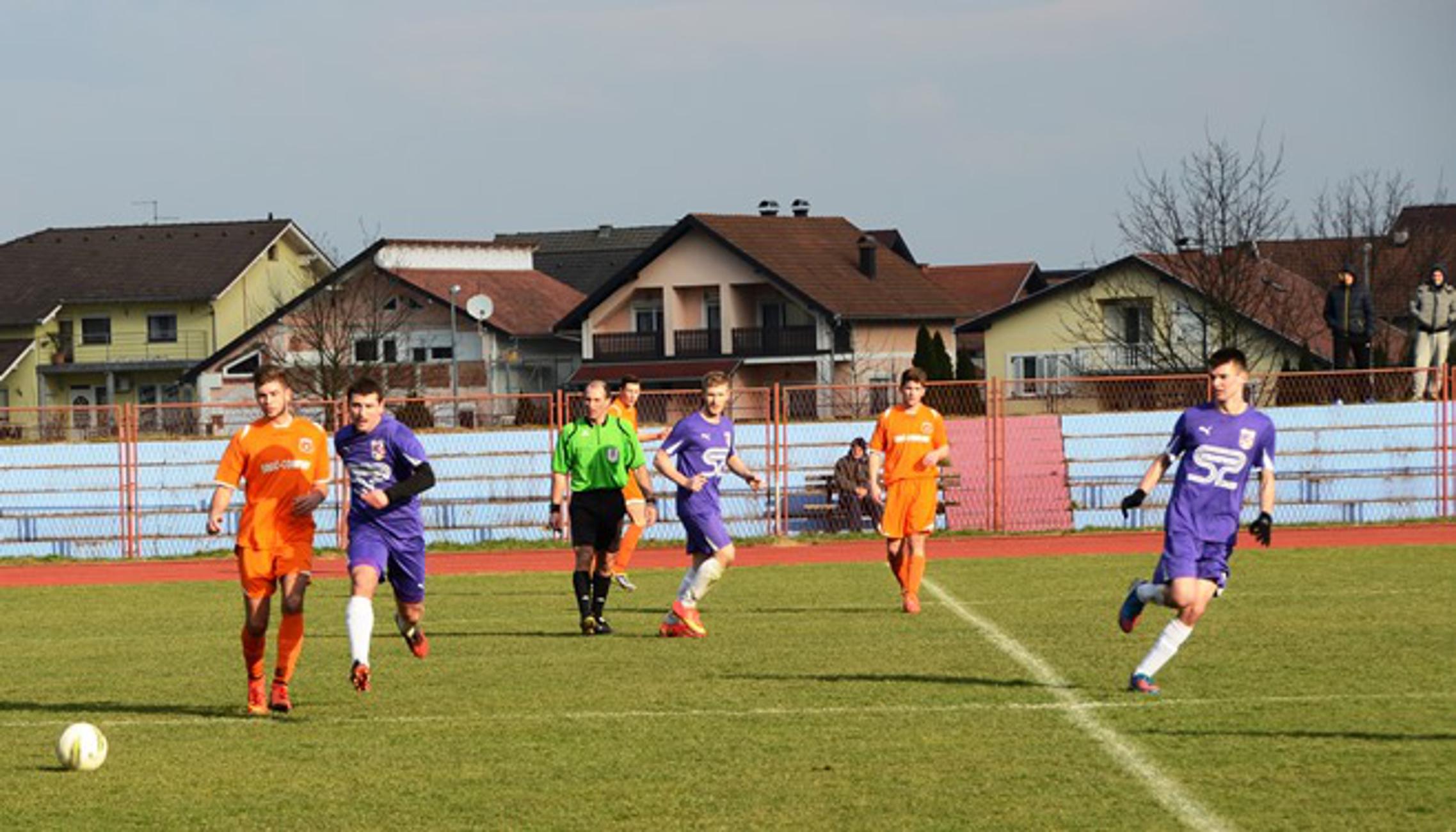 Detalj iz utakmice Željezničar (ljubičasti) - Metalac Osijek