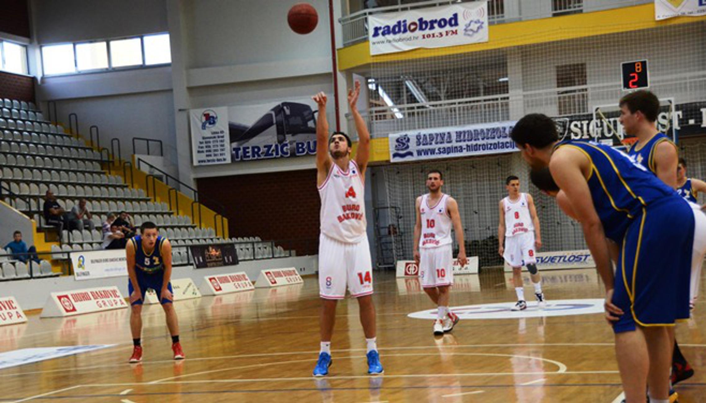 Toni Brnas (na liniji slobodnih bacanja) u Križevcima je ubacio čak 36 koševa