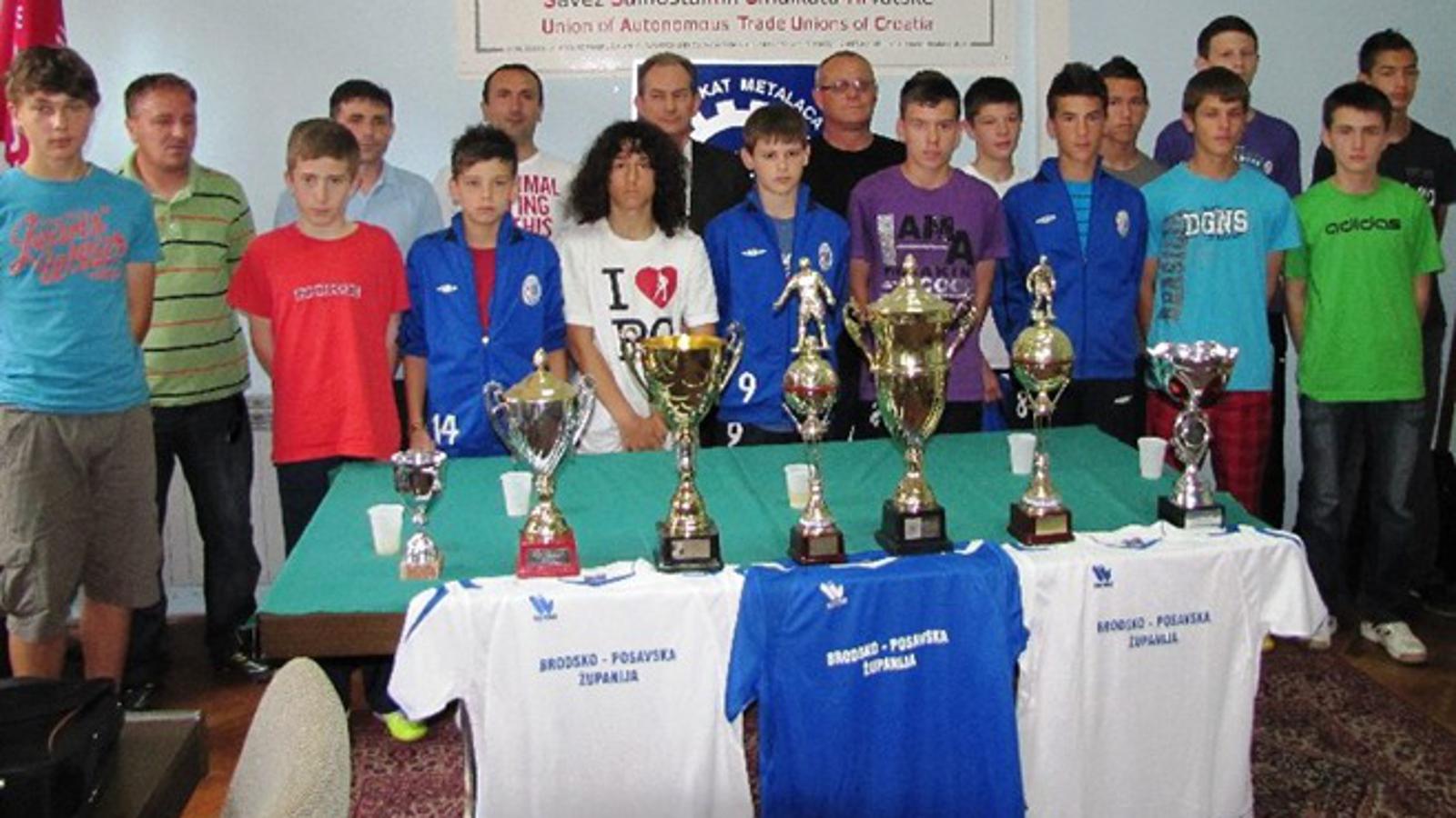 Zajednička snimka generacije 97. izbornika, njegovih pomoćnika, predsjednika saveza i instruktora 