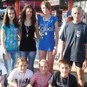 AK Marsonia, u gornjem redu u sredini Paula i Hilda