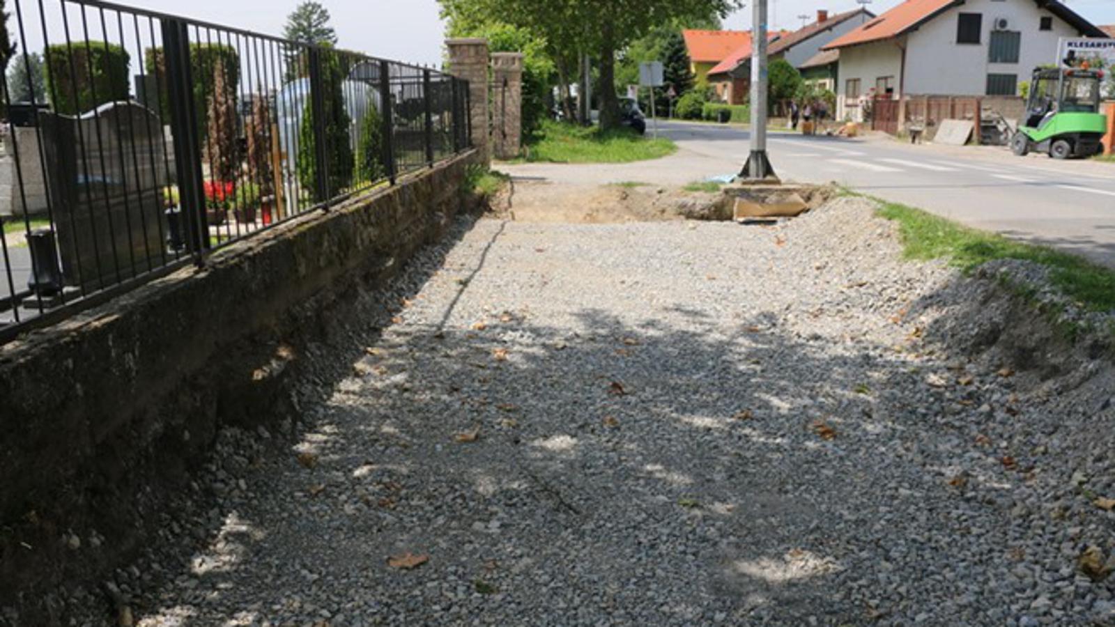 Grade pješačku stazu u Ulici Svetog Lovre