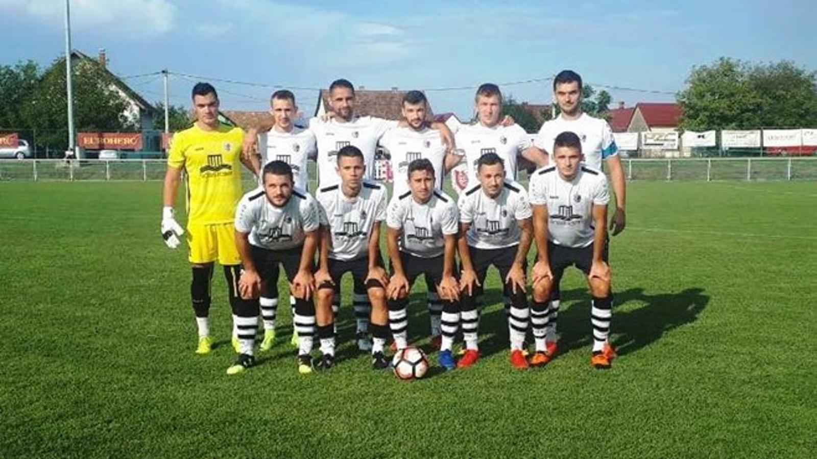 Marsonia najprije sa Savom, a potom sa Slavijom.