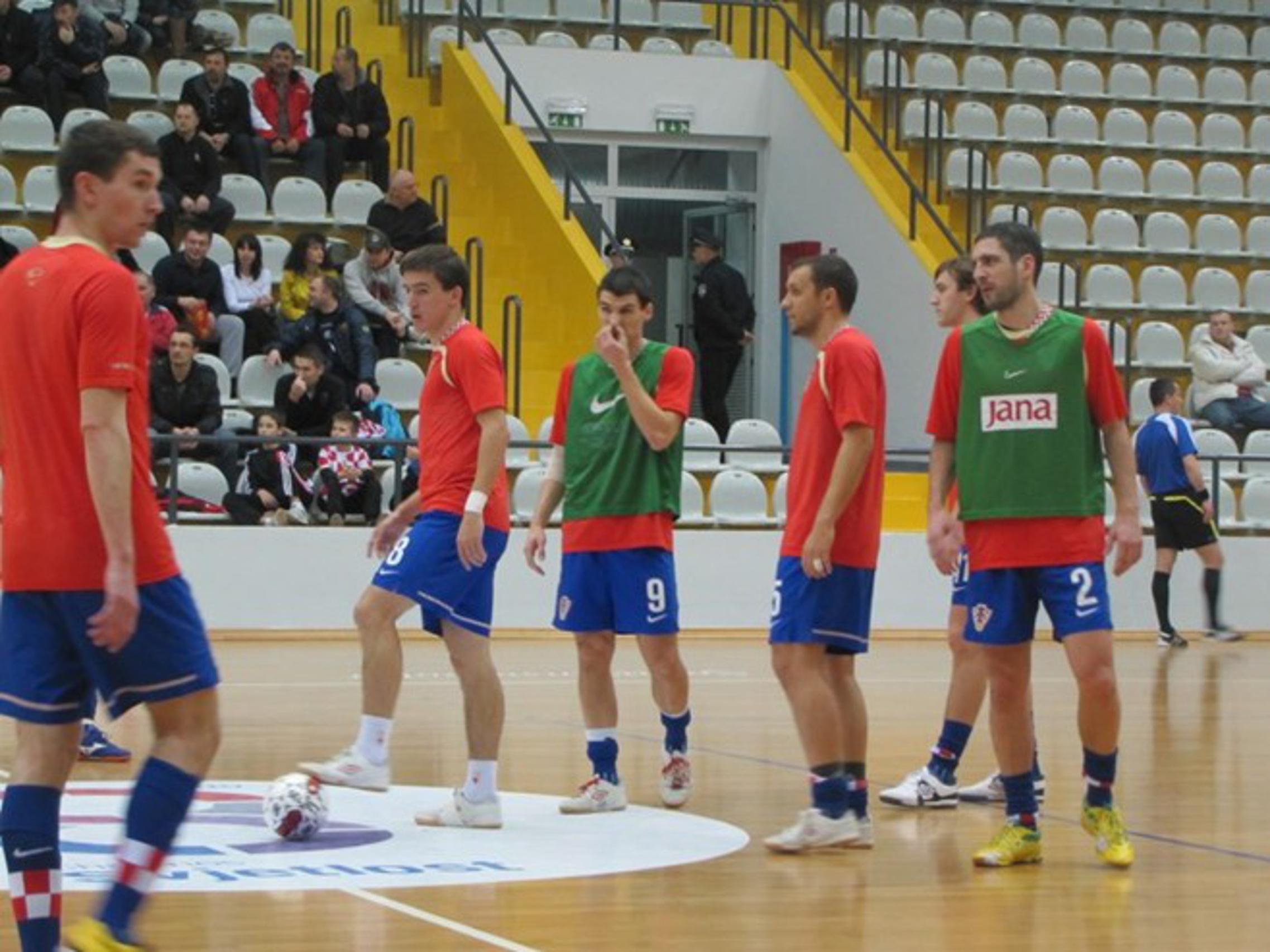 Reprezentativci Hrvatske na zagrijavanju uoči susreta s Libijom