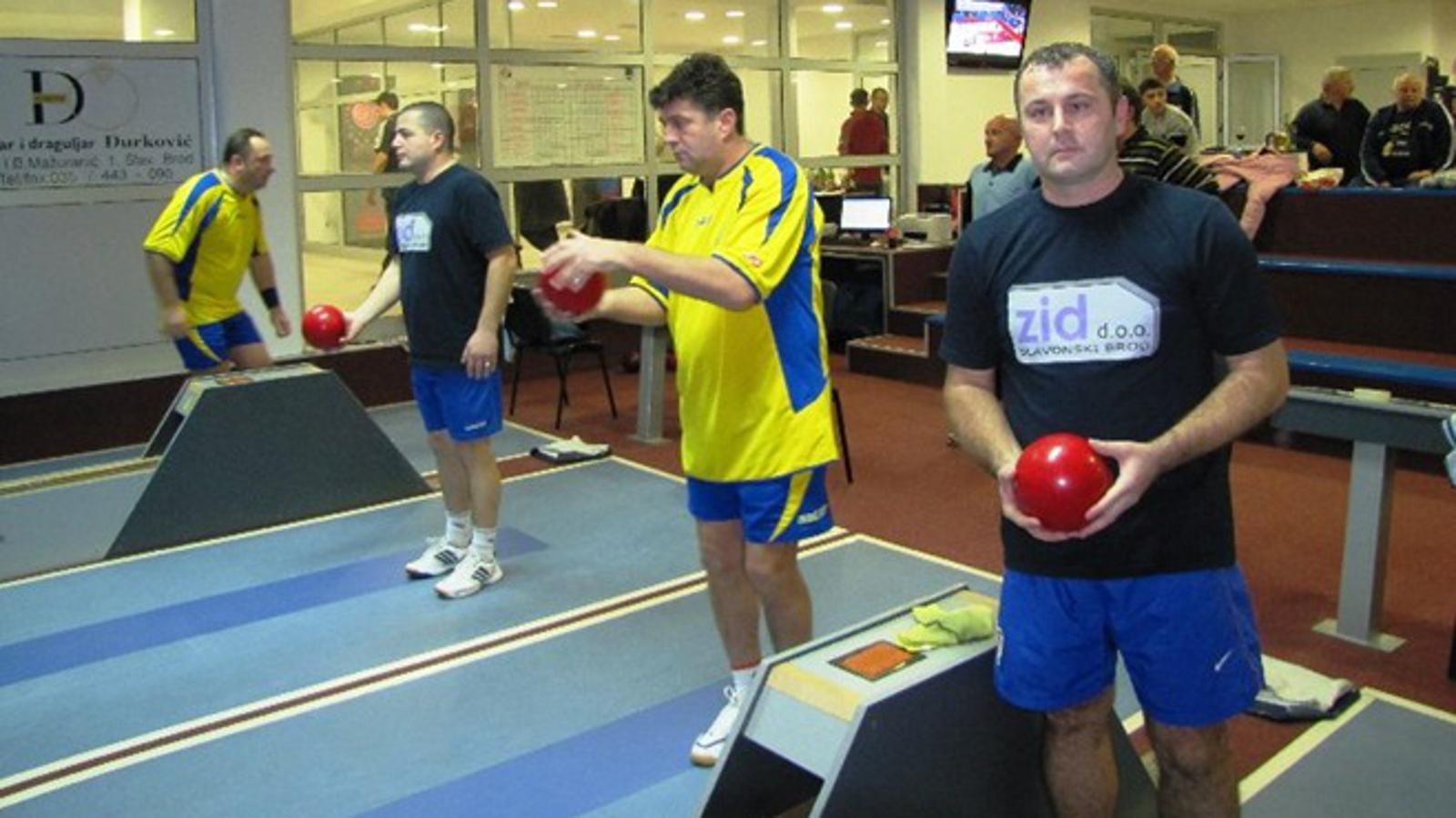 Robert Marić (u prvom planu) član KK Terminal