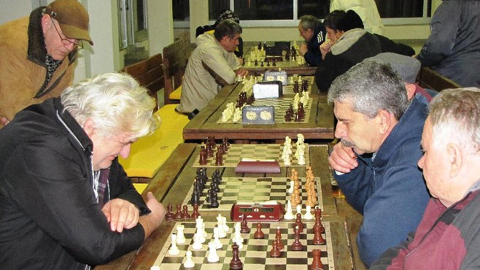 S jednog od ranijih natjecanja u šahu u SD Vijuš