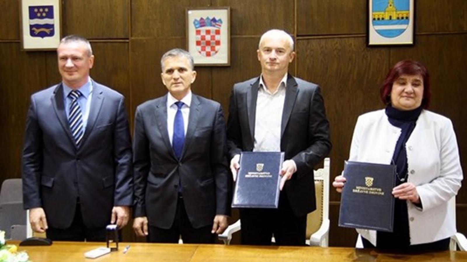 Potpisivanje ugovora