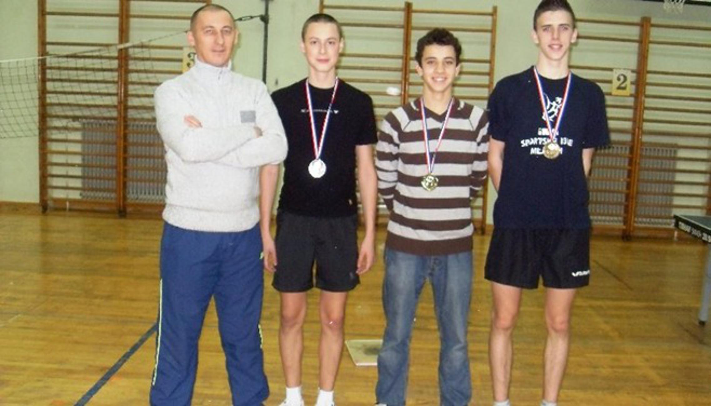 Prva tri mjesta na juniorskom pojedinačnom, Ivan Garić, Filip Jurković i Luka Garić