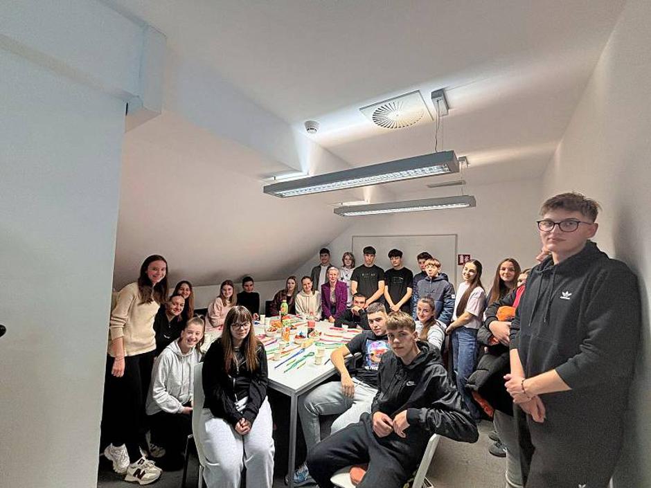 | Author: Ekonomsko-birotehnička škola