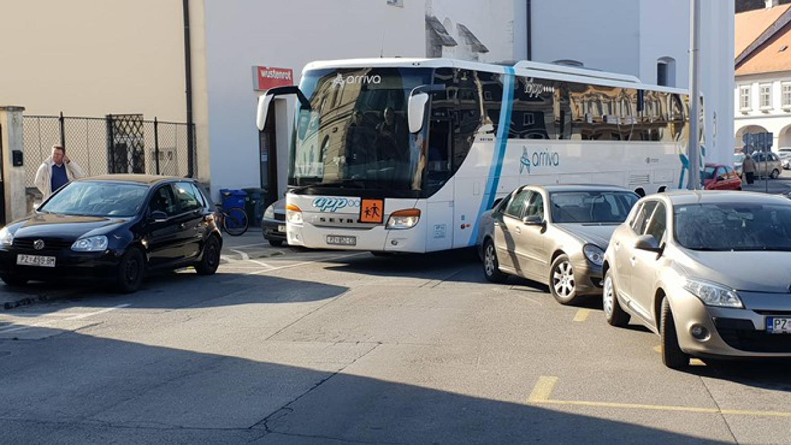 Trg svetog Trojstva, Požega